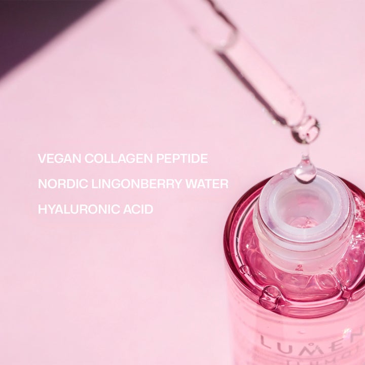 Lumene Vegan Collagen Essence 30 ml veganskt ansiktsserum med vegan kollagen och pipett i rosa glasflaska.