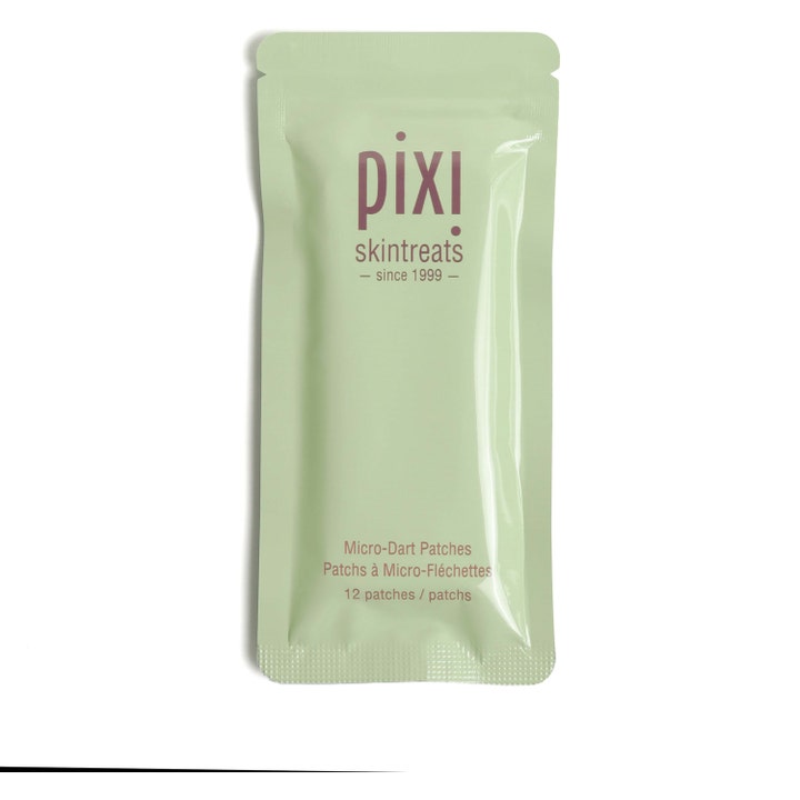 Pixi Overnight Spot Stickers 12 st acnebehandling plåster i en ljusgrön avlång sachet för nattstickers.