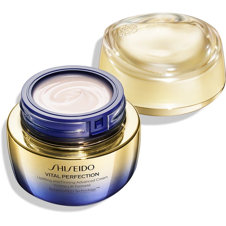Shiseido Vital Perfection Advanced Day Cream 50 ml uppstramande dagkräm i öppen guld-blå glasburk med krämig formula