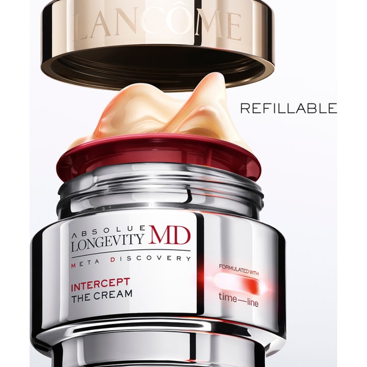 Lancôme Absolue Longevity MD Intercept The Cream 50 ml i en lyxig silverburk med krämig beige textur och texten REFILLABLE.