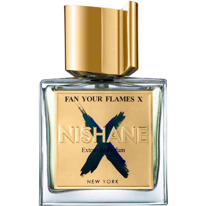 Nishane Fan Your Flames X 50 ml extrait de parfum i en fyrkantig glasflaska med guldetikett och asymmetrisk guldkork