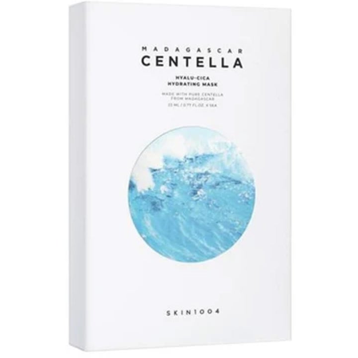 SKIN1004 Madagascar Centella Hyalu-Cica Hydrating Mask 5 st återfuktande arkmasker i vit box med runt blått vattenmotiv