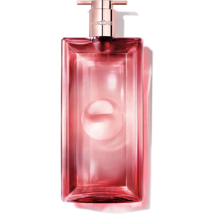 Lancôme Idôle Power Intense 50 ml parfym i en smal rosa glasflaska med detaljer i roséguld