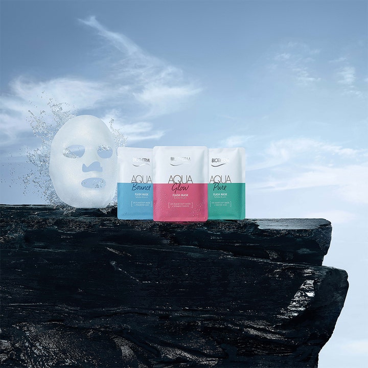 Biotherm Aqua Bounce Flash Mask 35 g återfuktande sheet mask med hyaluronsyra mot en klippa och blå himmel