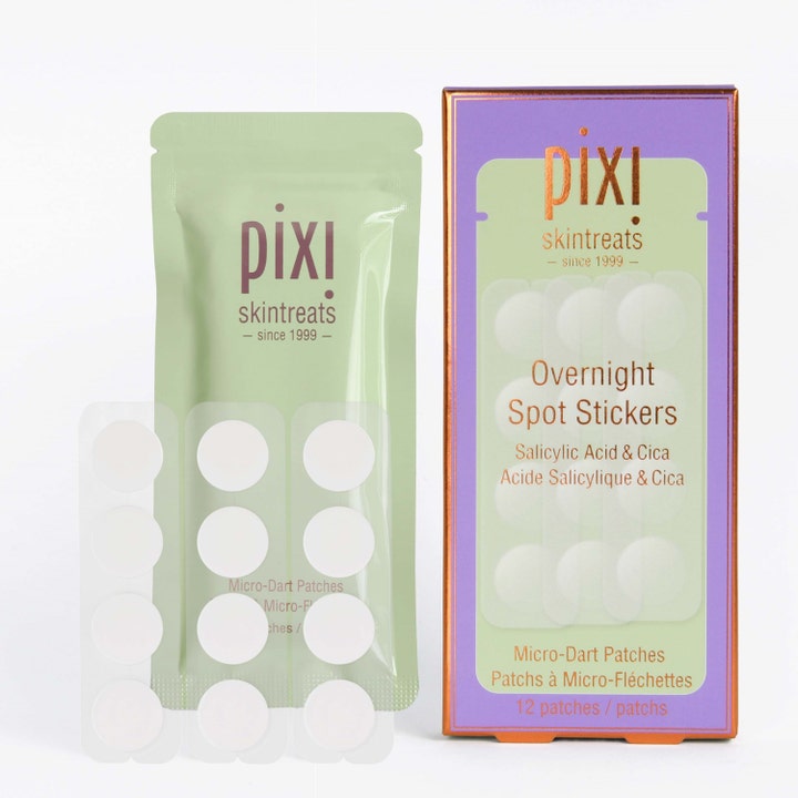 Pixi Overnight Spot Stickers 12 st acnebehandling plåster med salicylsyra och cica i lila och grön ask.