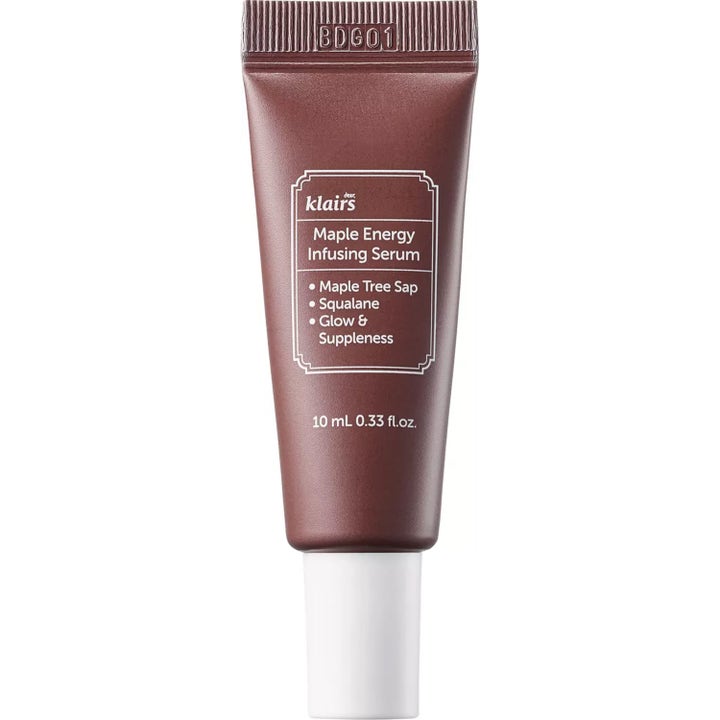 Klairs Maple Energy Infusing Serum 10 ml ger glow och smidighet i en liten brun tub med vitt lock