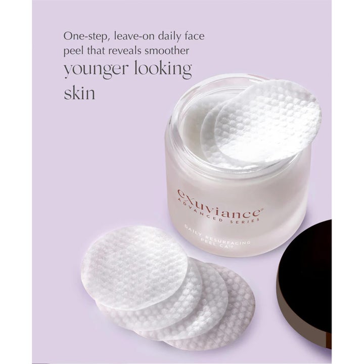Exuviance Daily Resurfacing Peel 58 ml med exfolierande rondeller i en frostad glasburk ger slätare hy