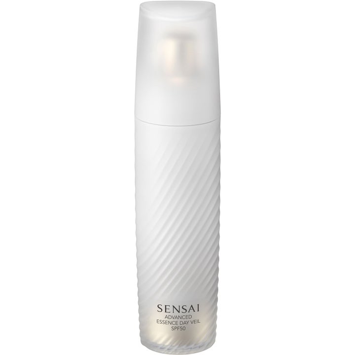Sensai Advanced Essence Day Veil SPF50 solskyddande dagcreme som ger lyster i vit spiralmönstrad flaska med lock